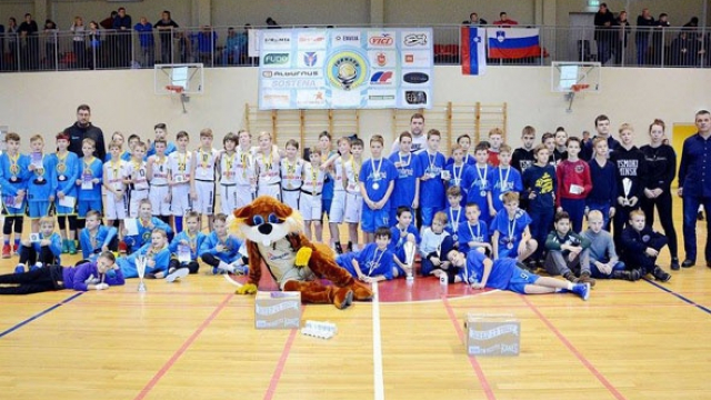 2017 m. vainikavo didžiausias Lietuvos istorijoje tarptautinis vaikų krepšinio turnyras „Xiaomi Christmas Cup 2017“